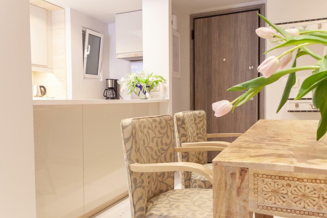 Sweet Suite Flora In Vouliagmeni Athene Buitenkant foto