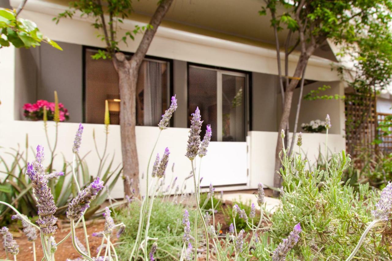 Sweet Suite Flora In Vouliagmeni Athene Buitenkant foto
